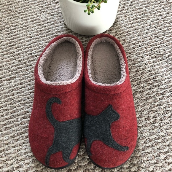 ll bean cat slippers